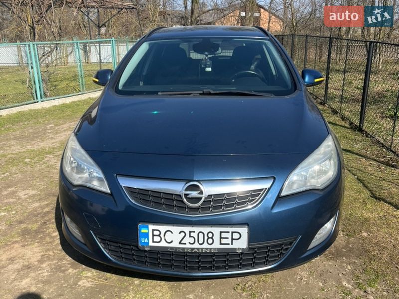 Opel Astra 2011
