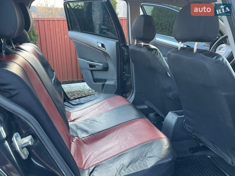 Універсал Opel Astra 2010 в Коломиї