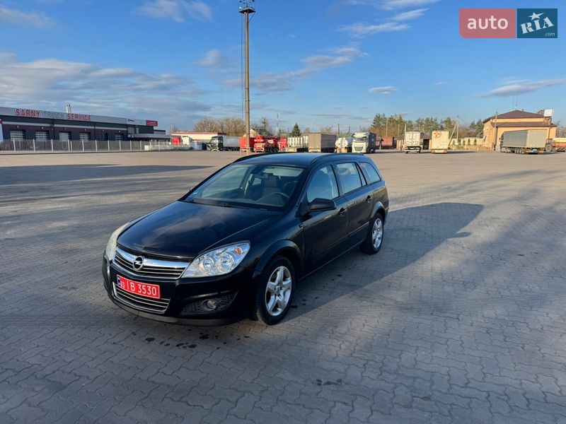 Універсал Opel Astra 2008 в Сарнах