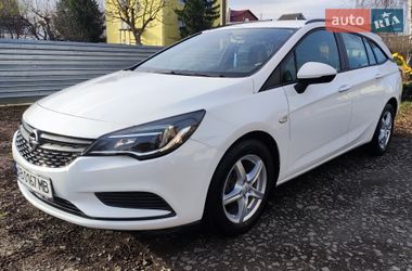 Універсал Opel Astra 2017 в Києві