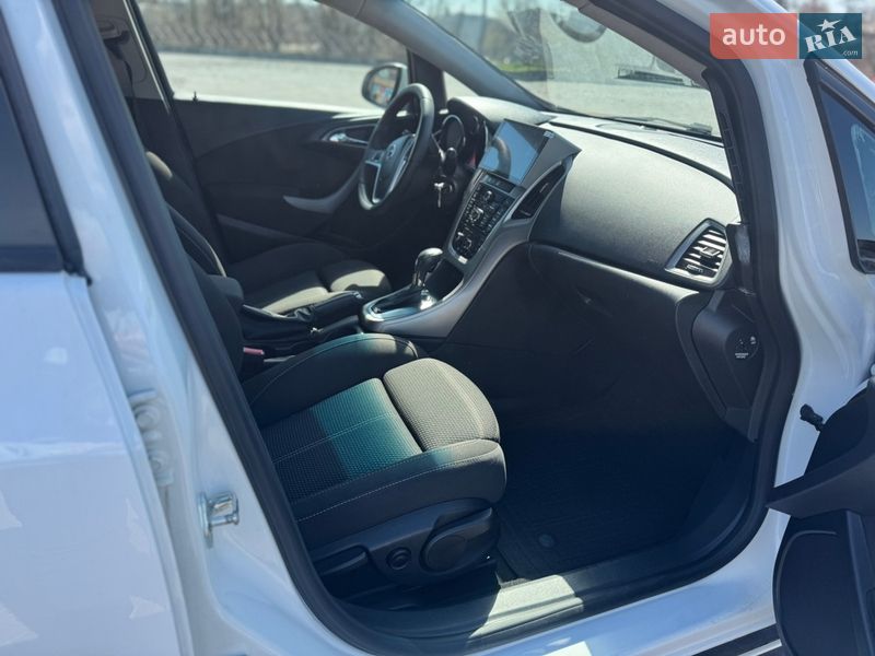 Універсал Opel Astra 2012 в Харкові