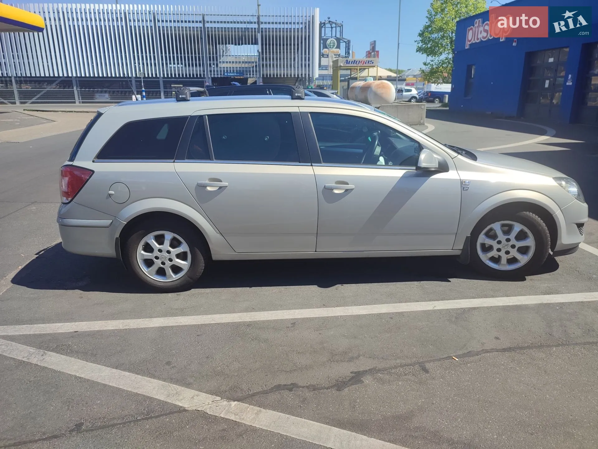 2010 Opel Astra - мініатюра 3
