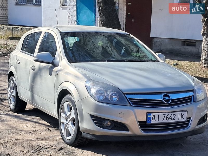 Opel Astra 2010