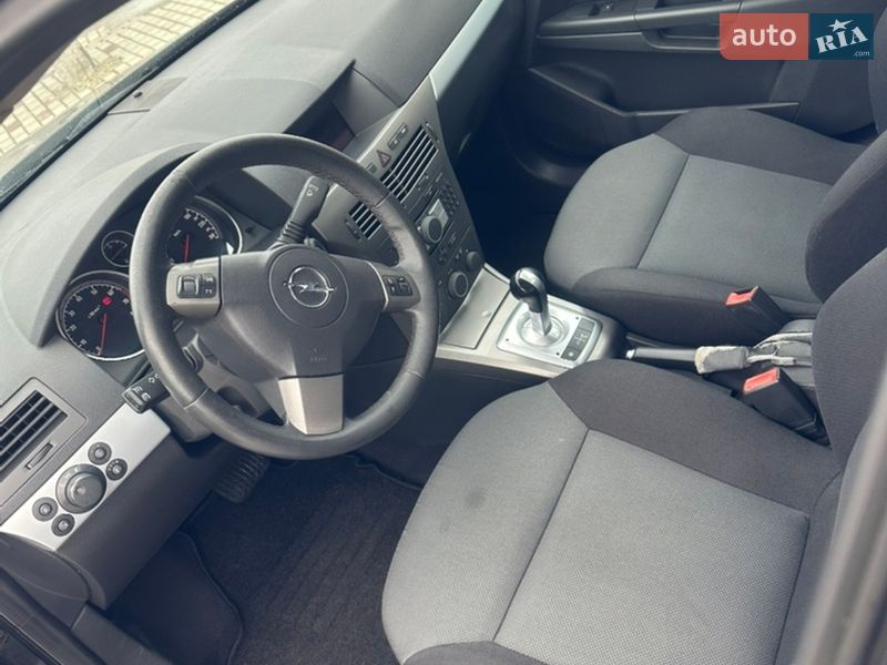 Хэтчбек Opel Astra 2006 в Городенке