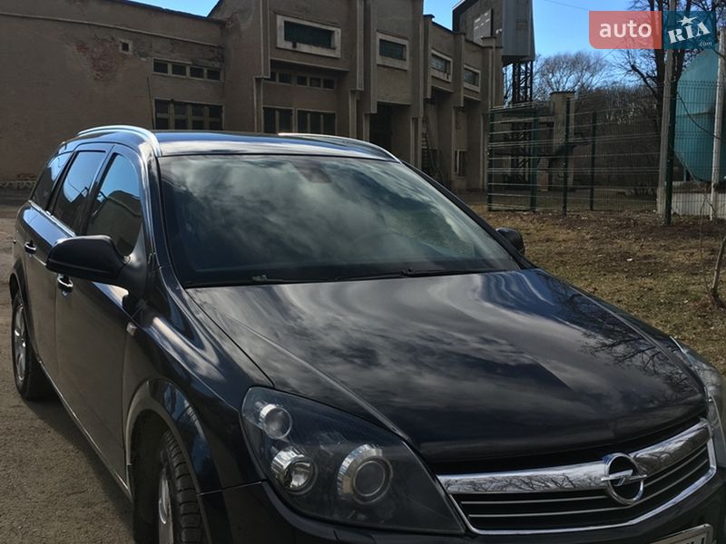 Універсал Opel Astra 2010 в Коломиї