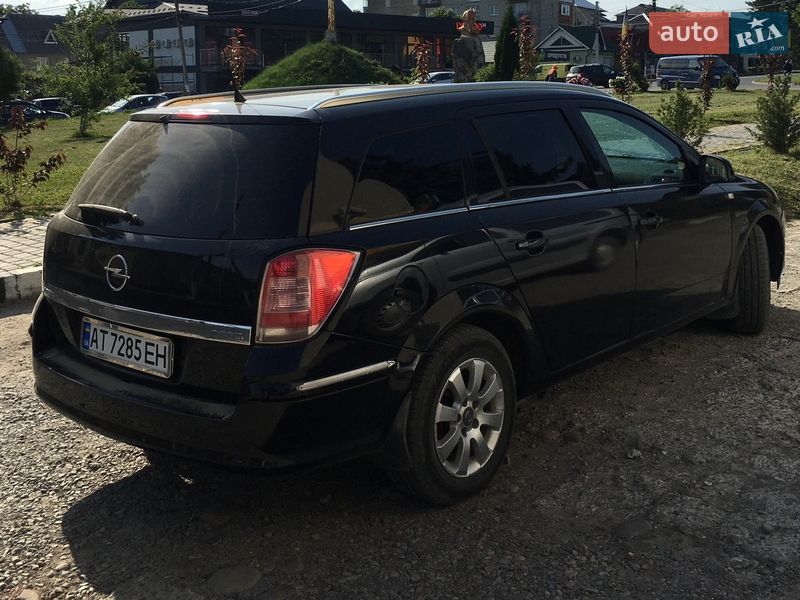 Універсал Opel Astra 2010 в Коломиї