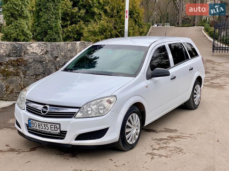 Универсал Opel Astra 2008 в Теребовле