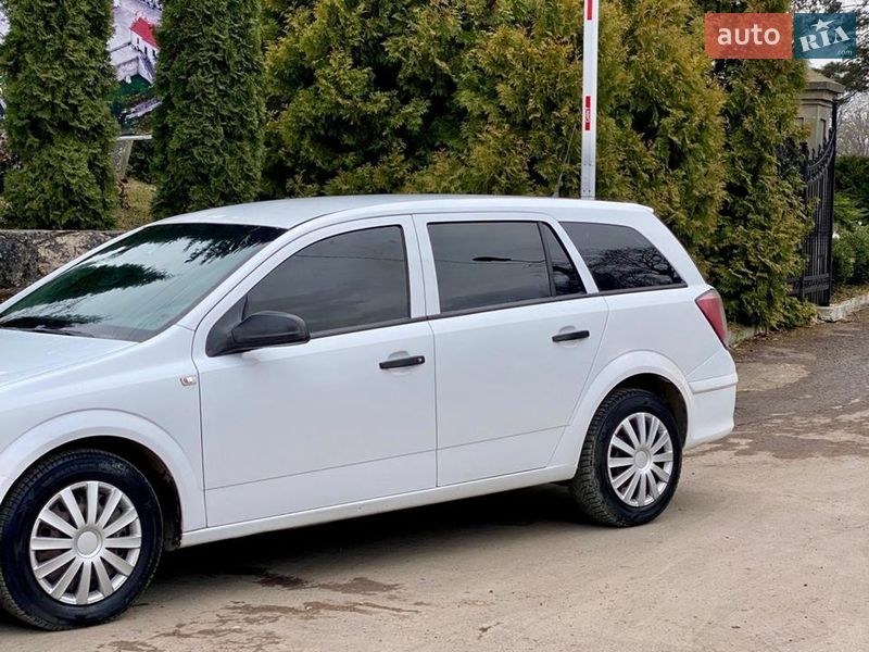 Универсал Opel Astra 2008 в Теребовле