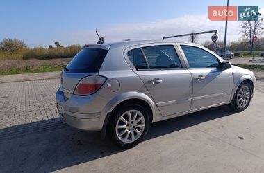 Хетчбек Opel Astra 2004 в Радехові