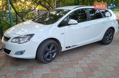 Универсал Opel Astra 2011 в Подольске