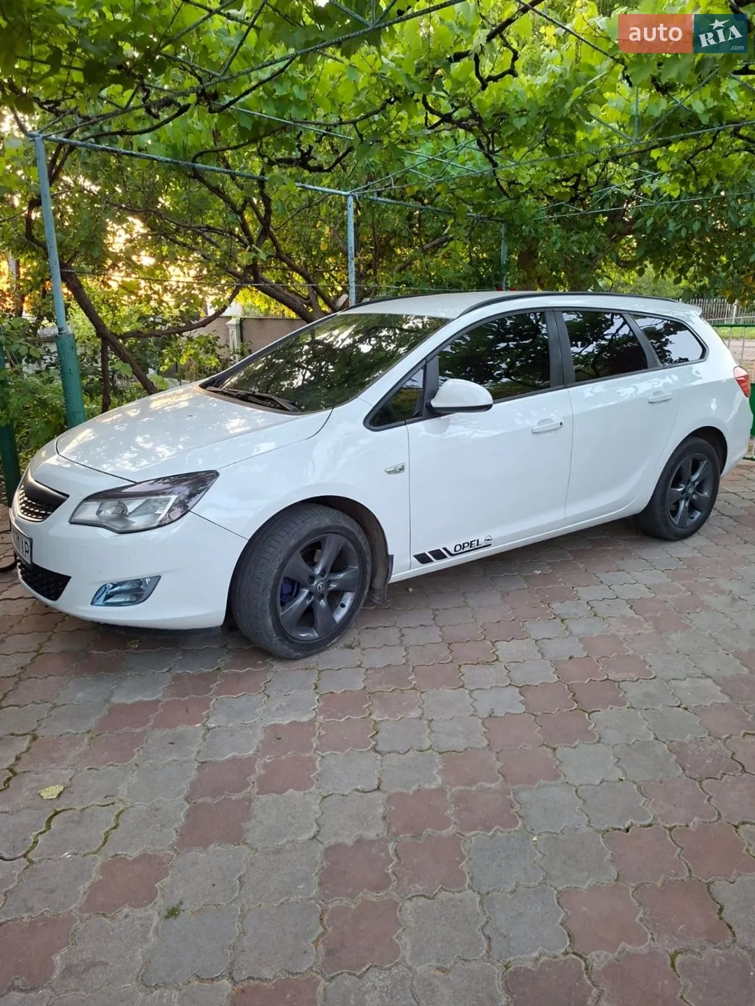 2011 Opel Astra - фото 1