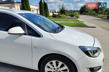 Універсал Opel Astra 2014 в Сумах
