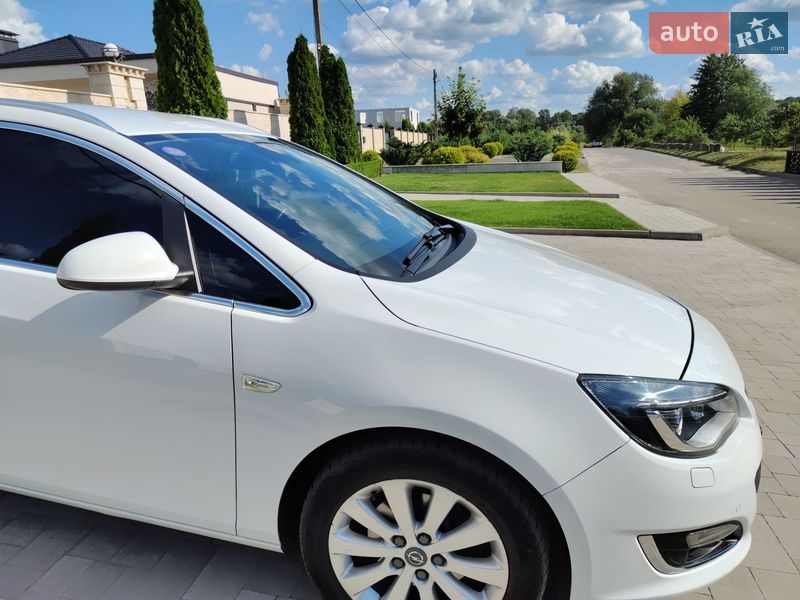 Універсал Opel Astra 2014 в Сумах