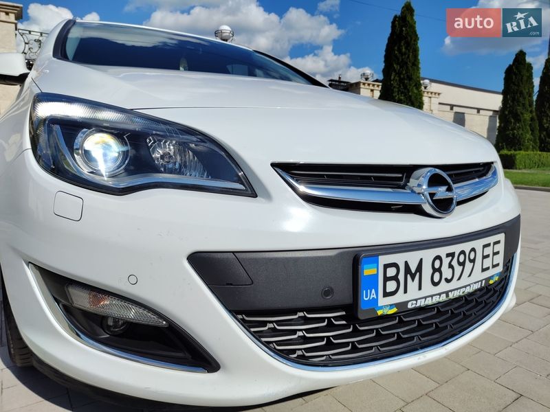 Універсал Opel Astra 2014 в Сумах