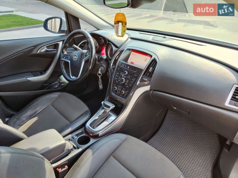 Універсал Opel Astra 2014 в Сумах