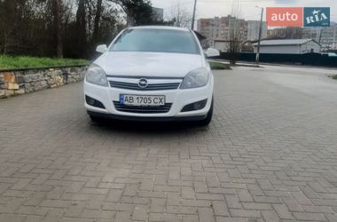Хэтчбек Opel Astra 2012 в Житомире
