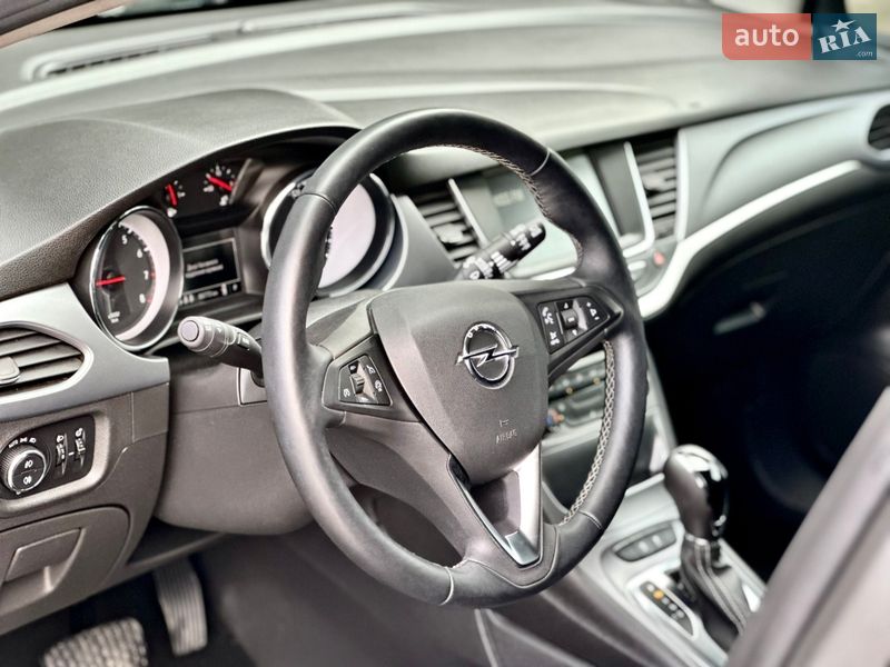Хэтчбек Opel Astra 2018 в Киеве
