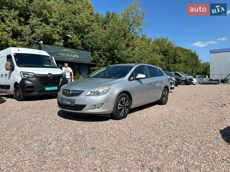 Универсал Opel Astra 2011 в Ровно фото Универсал Opel Astra 2011 в Ровно