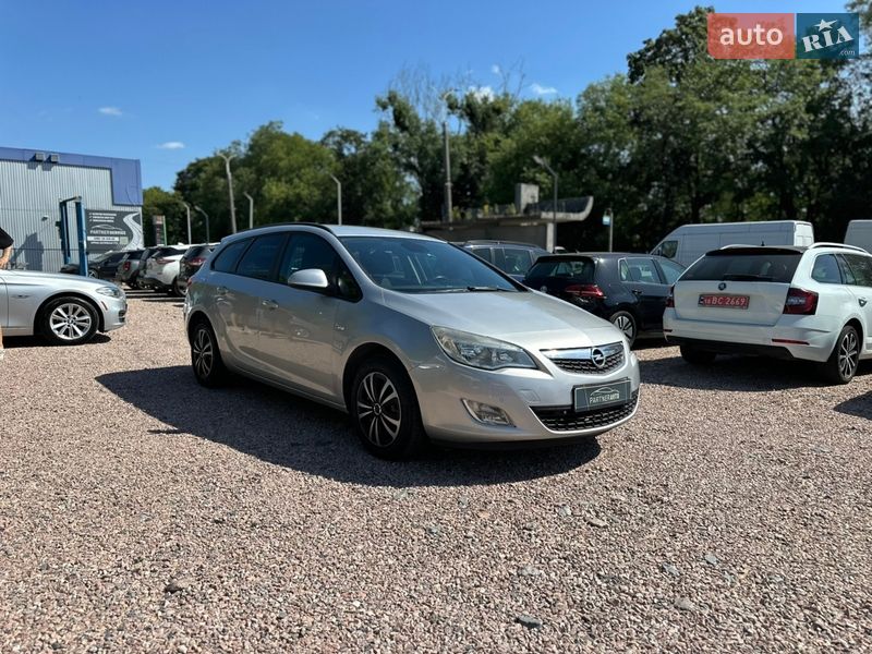 Универсал Opel Astra 2011 в Ровно фото 11 Универсал Opel Astra 2011 в Ровно