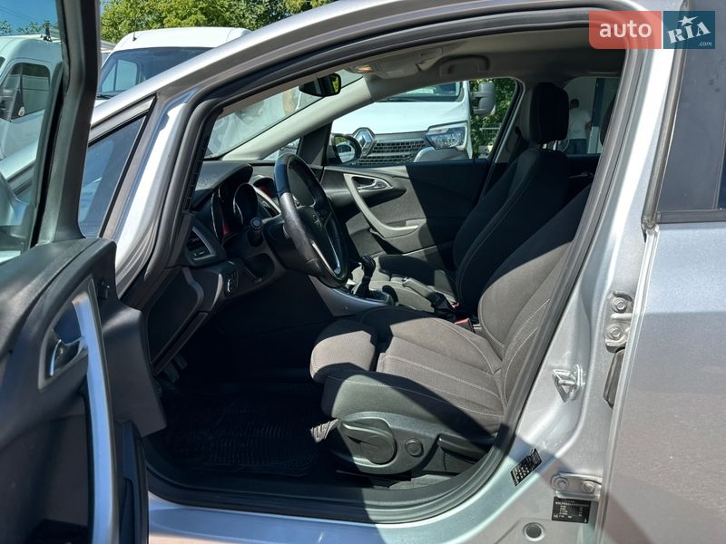 Универсал Opel Astra 2011 в Ровно фото 14 Универсал Opel Astra 2011 в Ровно