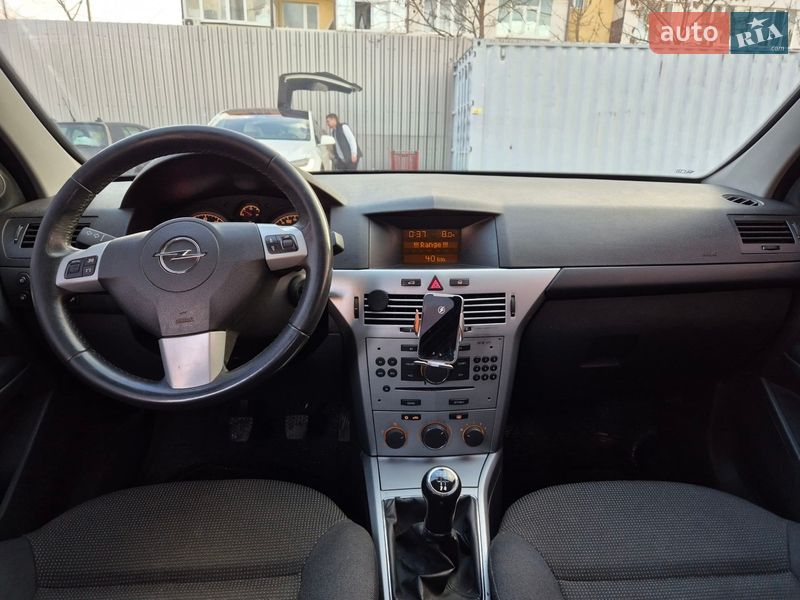 Седан Opel Astra 2011 в Харкові