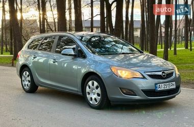 Универсал Opel Astra 2011 в Киеве