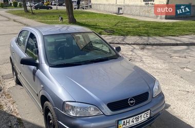 Седан Opel Astra 2007 в Вараше