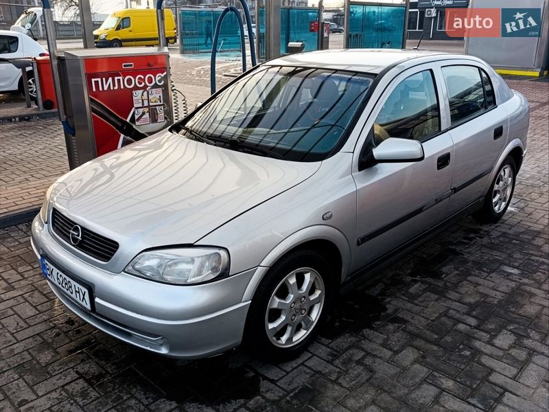 Хэтчбек Opel Astra 2001 в Ровно