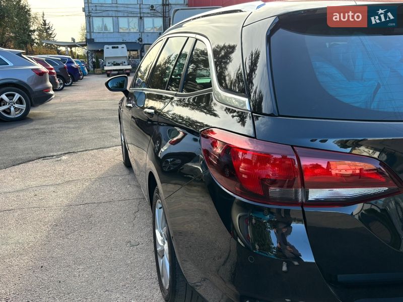 Универсал Opel Astra 2020 в Житомире