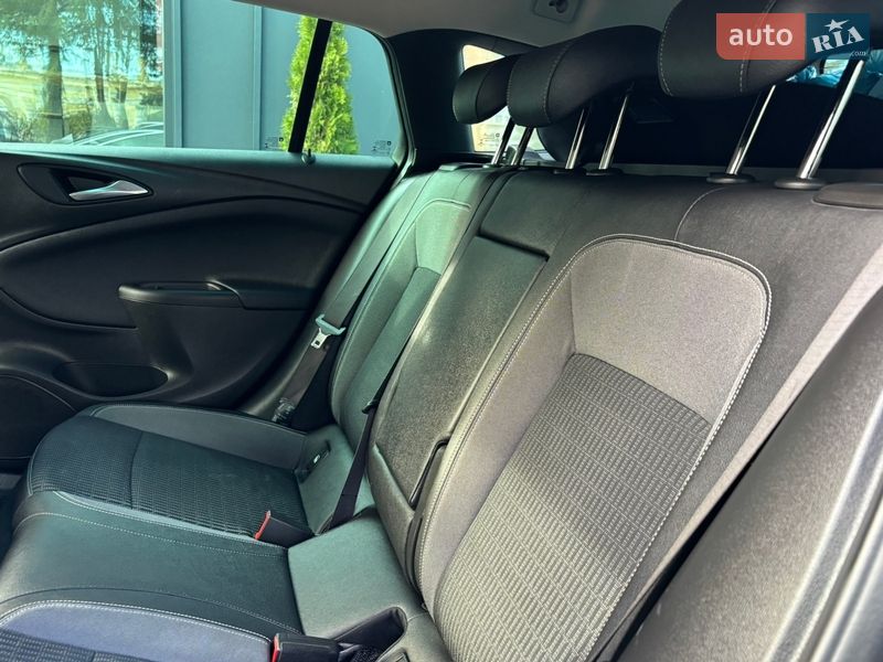 Универсал Opel Astra 2020 в Житомире