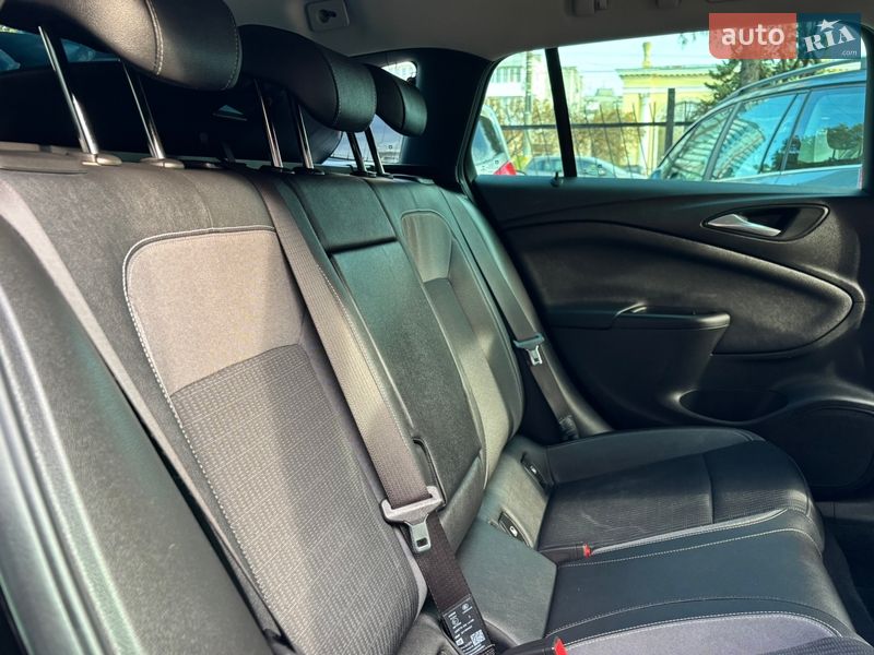 Универсал Opel Astra 2020 в Житомире