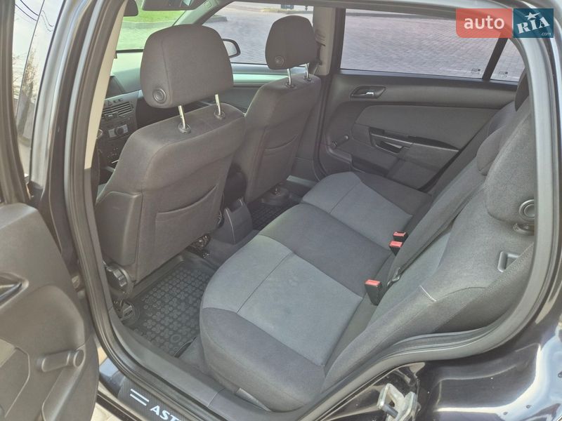 Универсал Opel Astra 2006 в Ивано-Франковске