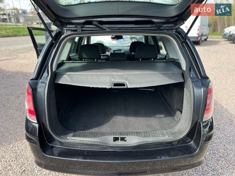 Універсал Opel Astra 2008 в Рівному