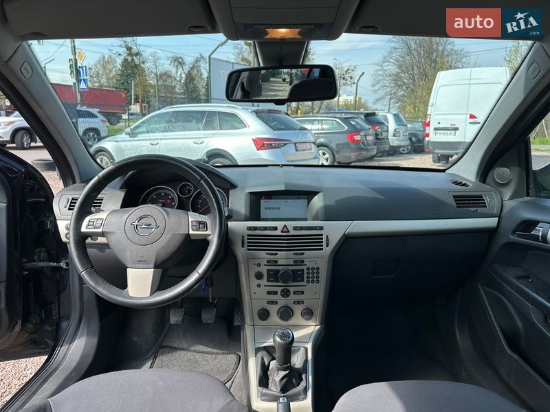 Універсал Opel Astra 2008 в Рівному