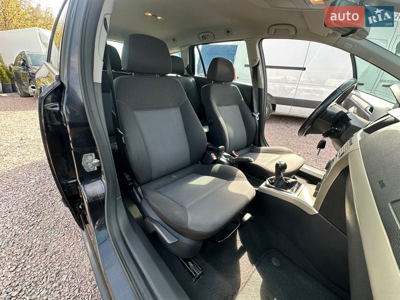 Універсал Opel Astra 2008 в Рівному