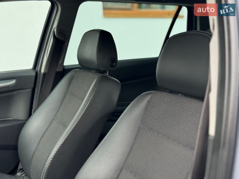 Универсал Opel Astra 2009 в Дубно