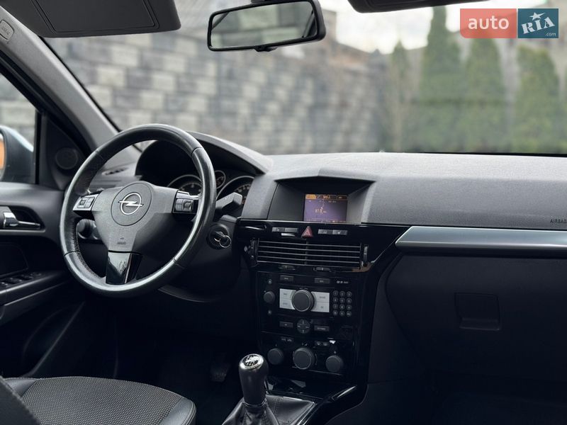 Универсал Opel Astra 2009 в Дубно