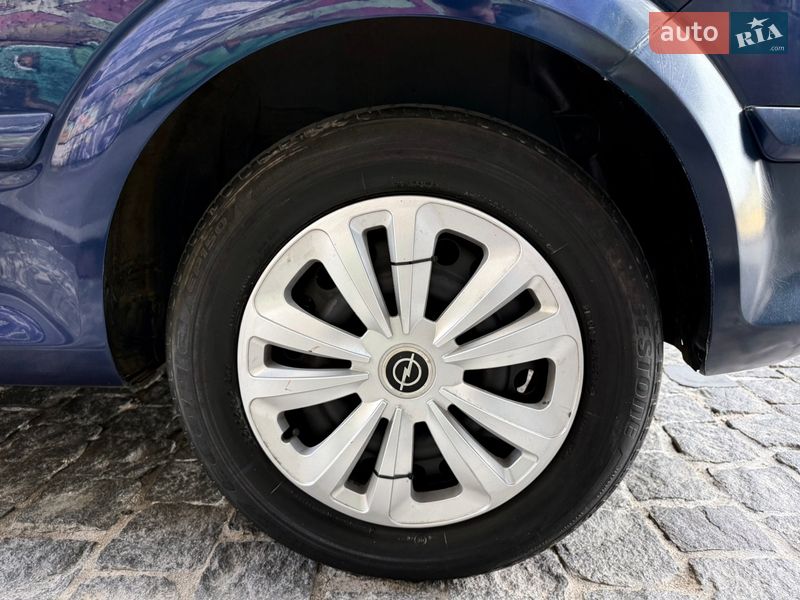 Купе Opel Astra 2008 в Одессе