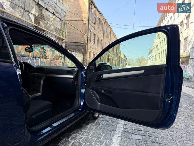 Купе Opel Astra 2008 в Одессе