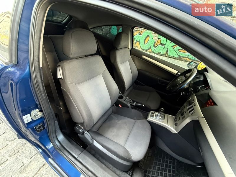 Купе Opel Astra 2008 в Одессе