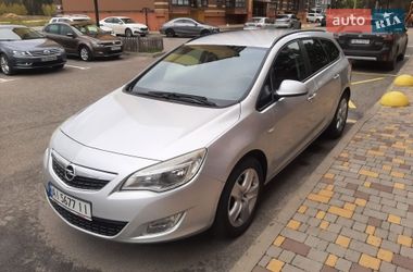 Універсал Opel Astra 2011 в Чернігові