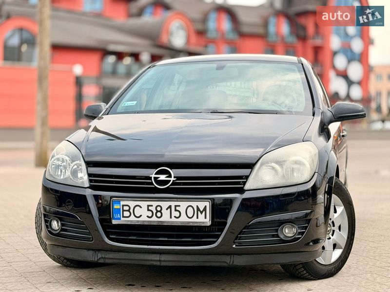 Хэтчбек Opel Astra 2004 в Дрогобыче