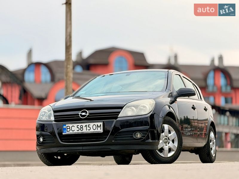Хэтчбек Opel Astra 2004 в Дрогобыче