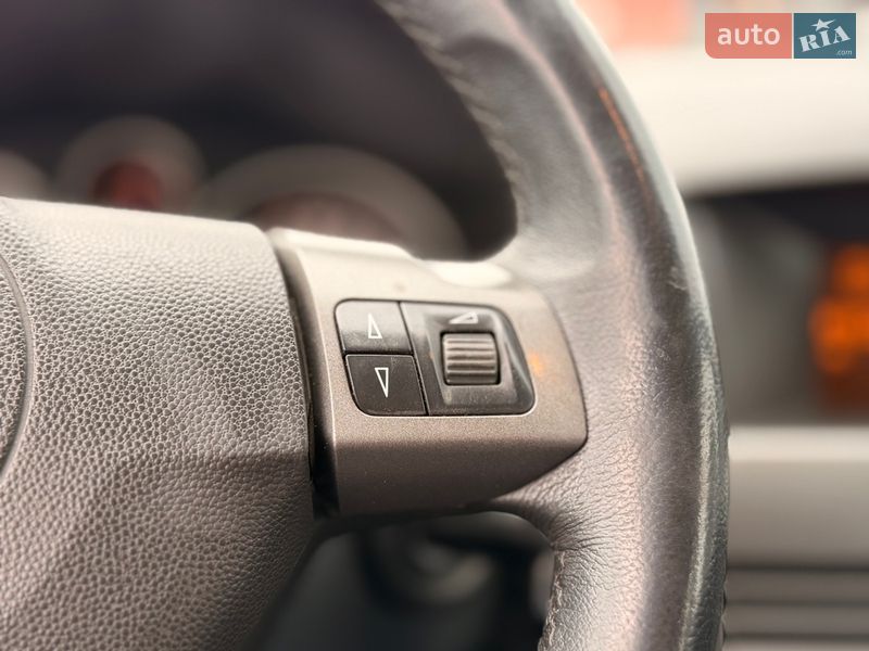 Хэтчбек Opel Astra 2004 в Дрогобыче