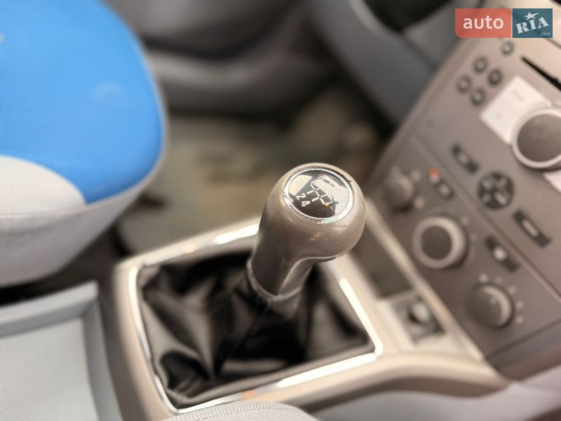 Хэтчбек Opel Astra 2004 в Дрогобыче