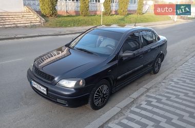 Седан Opel Astra 2000 в Малине