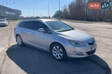 Універсал Opel Astra 2012 в Львові