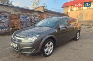 Универсал Opel Astra 2010 в Нововолынске