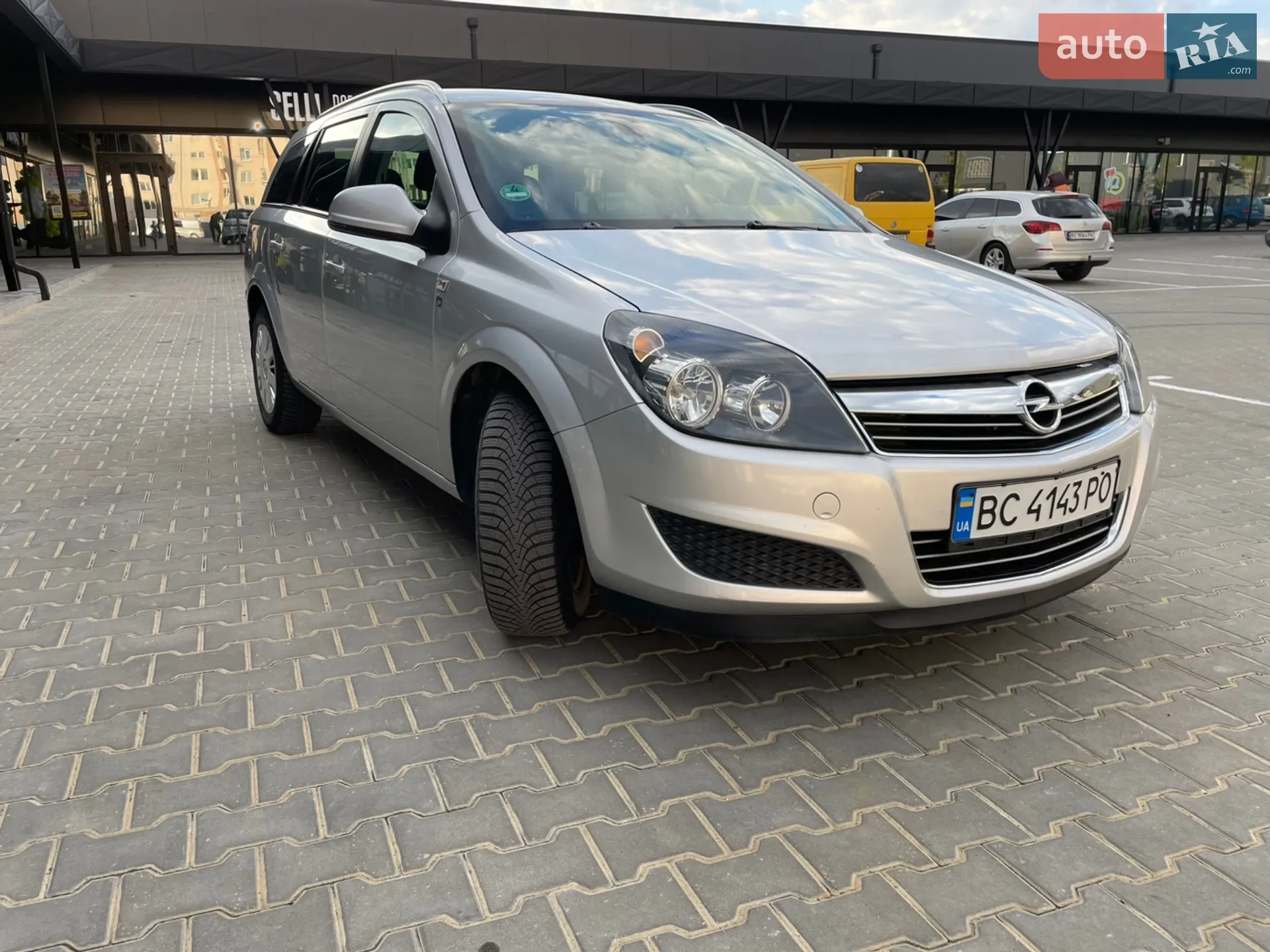 2010 Opel Astra - фото 1