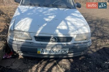 Седан Opel Astra 1993 в Любаре